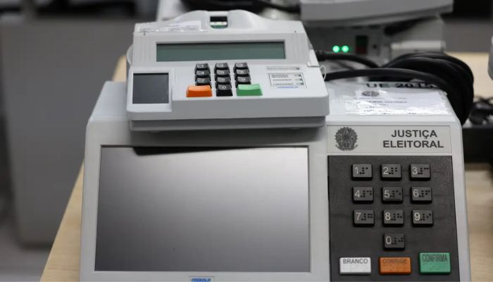  Pesquisa aponta que fake news sobre eleições miram urnas eletrônicas 